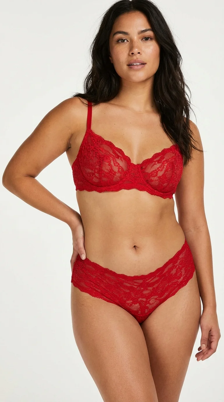 Tam Dantelli Hipster Tanga Scarlet Kırmızı - Geniş Yanlı Tasarım Detayı